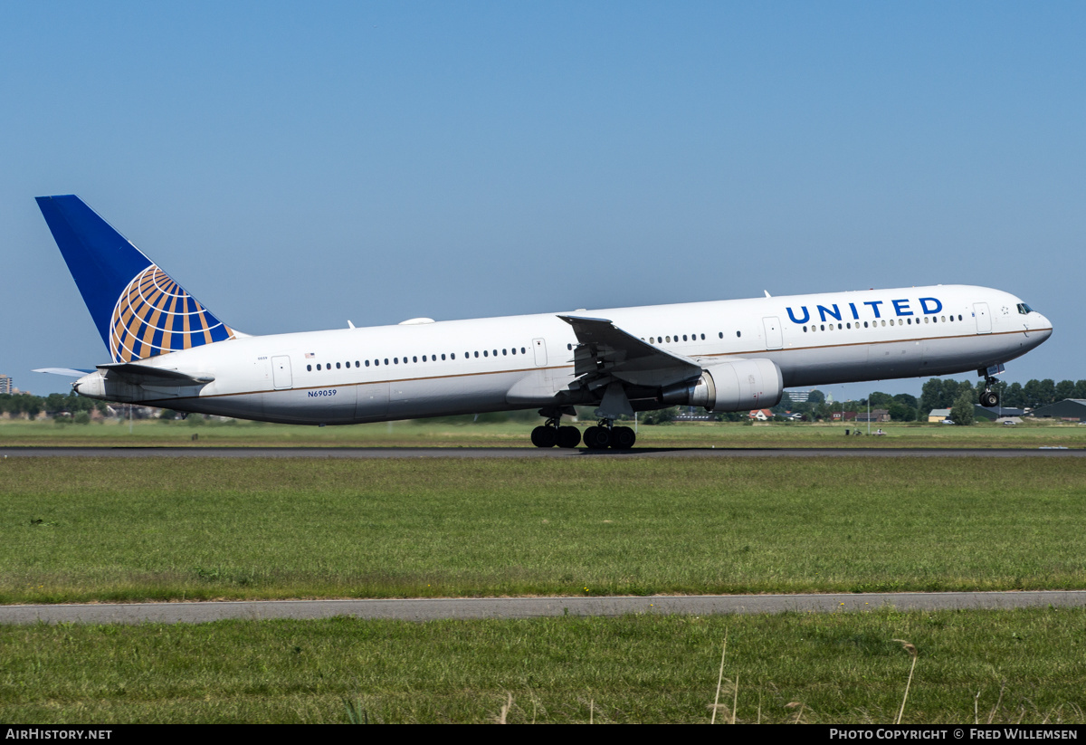 Aircraft Photo of N69059 | Boeing 767-424/ER | United Airlines | AirHistory.net #466029
