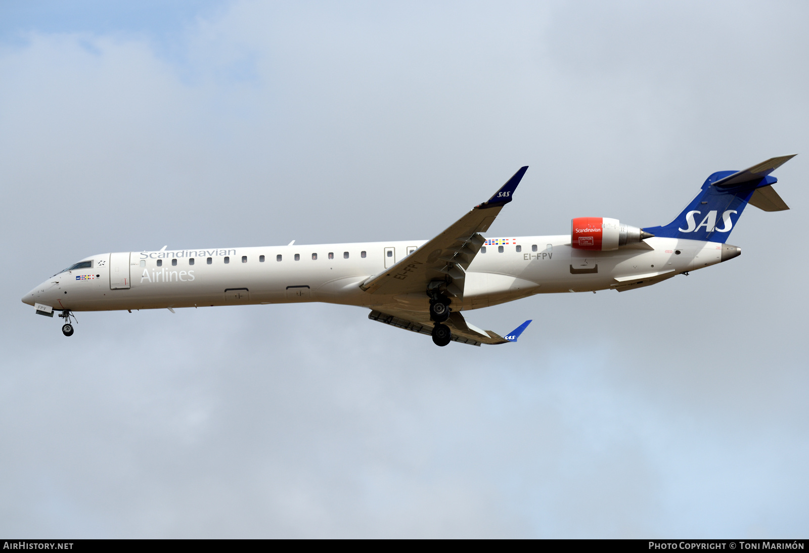 Aircraft Photo of EI-FPV | Bombardier CRJ-900LR (CL-600-2D24) | Scandinavian Airlines - SAS | AirHistory.net #466142