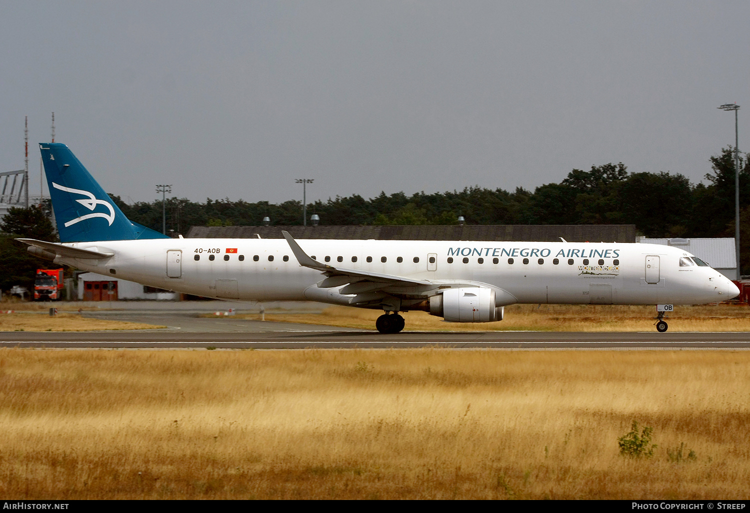 Aircraft Photo of 4O-AOB | Embraer 195LR (ERJ-190-200LR) | Montenegro Airlines | AirHistory.net #466239