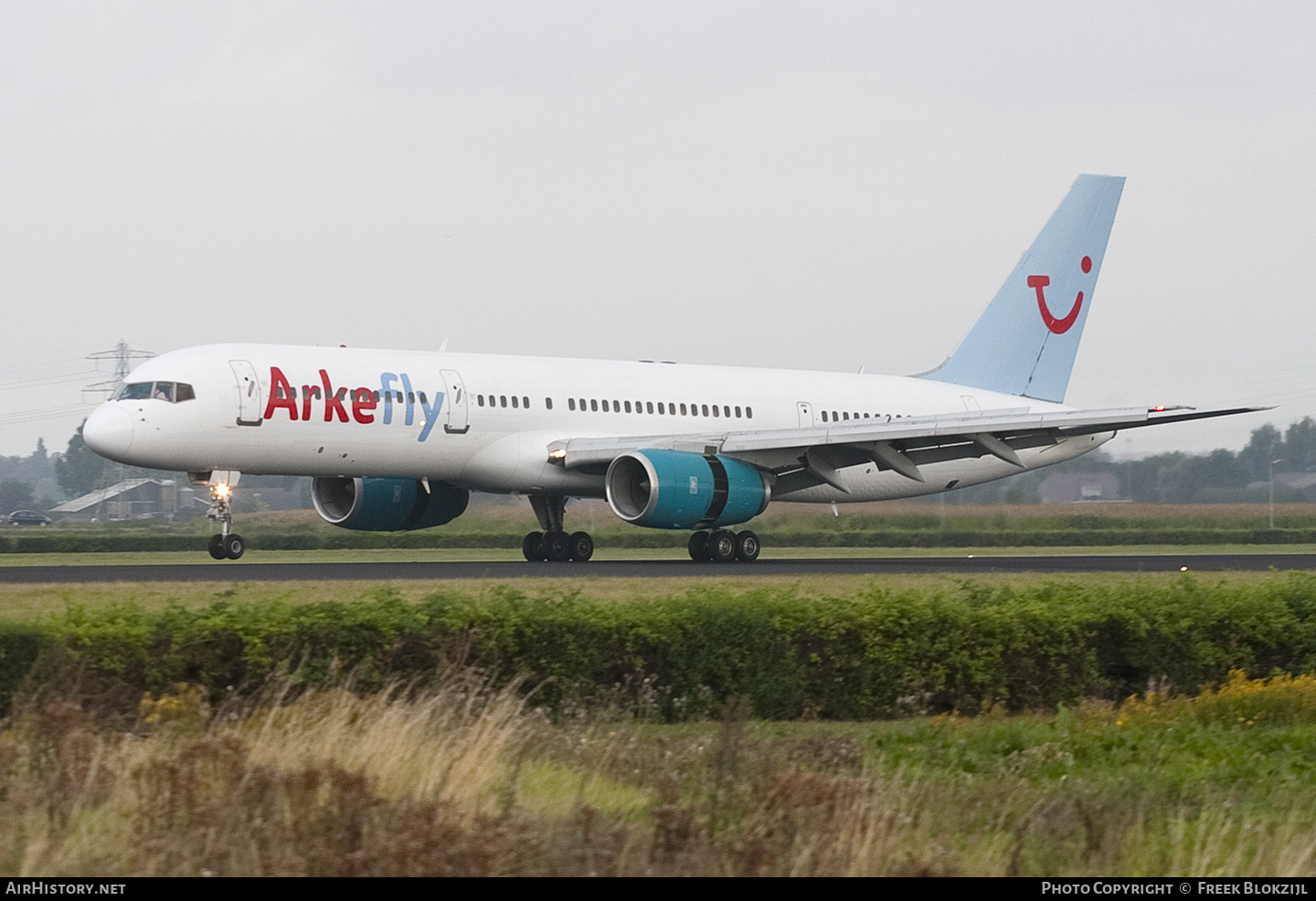 Aircraft Photo of C-FLOX | Boeing 757-2Y0 | ArkeFly | AirHistory.net #466300