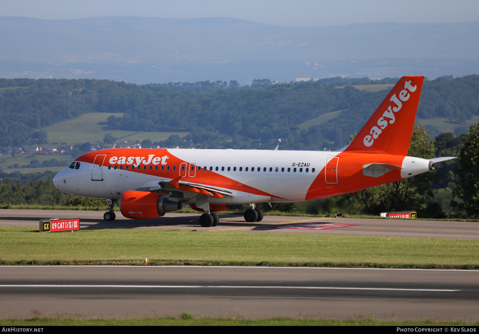 Aircraft Photo of G-EZAU | Airbus A319-111 | EasyJet | AirHistory.net #466429