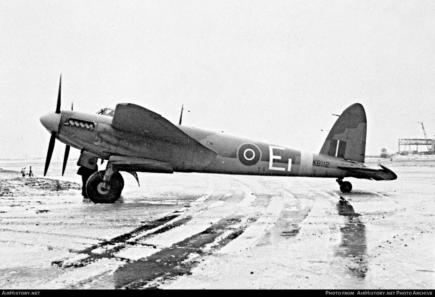 Aircraft Photo of KB112 | De Havilland D.H. 98 Mosquito B20 | Canada - Air Force | AirHistory.net #466655