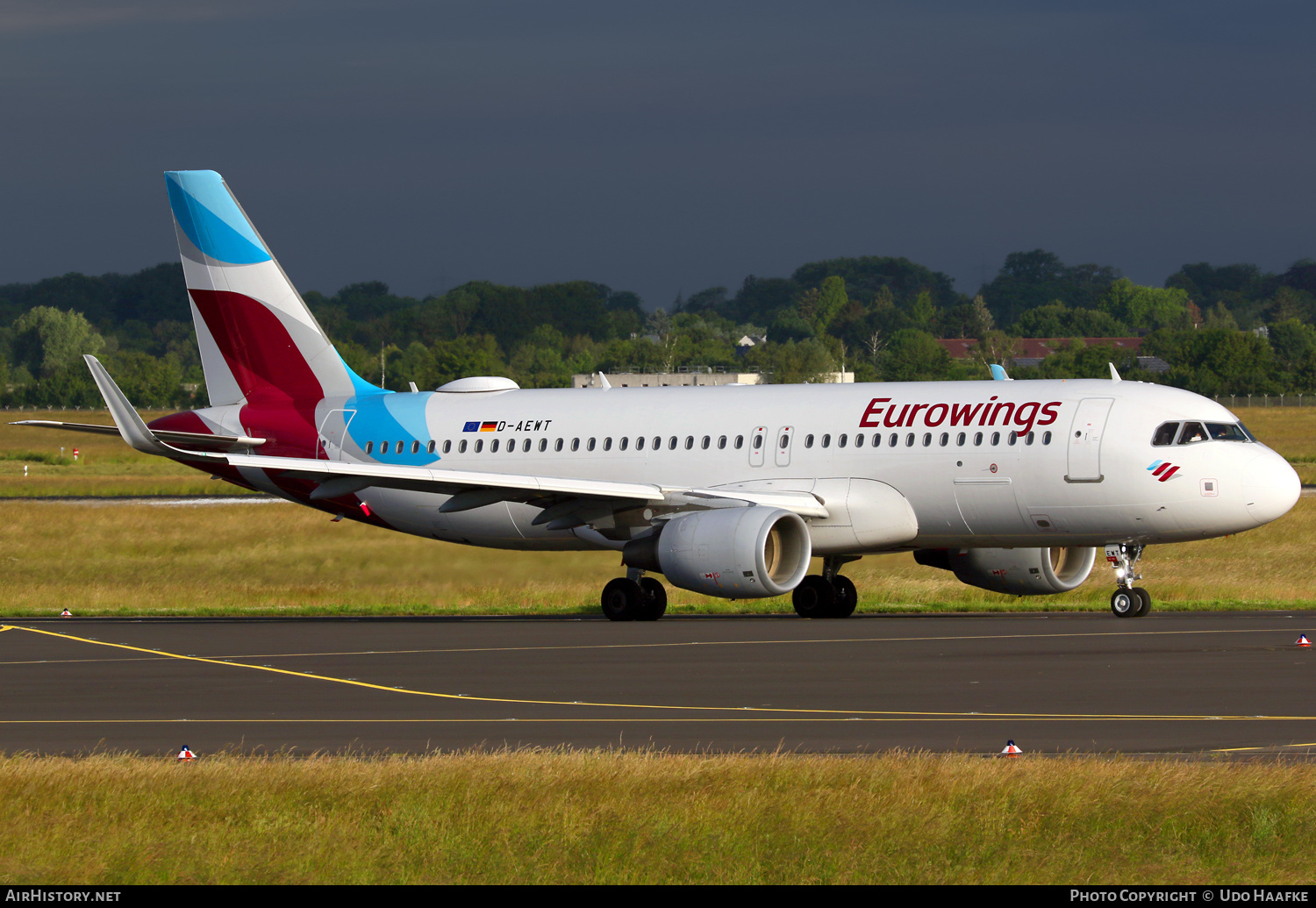 Aircraft Photo of D-AEWT | Airbus A320-214 | Eurowings | AirHistory.net #466709