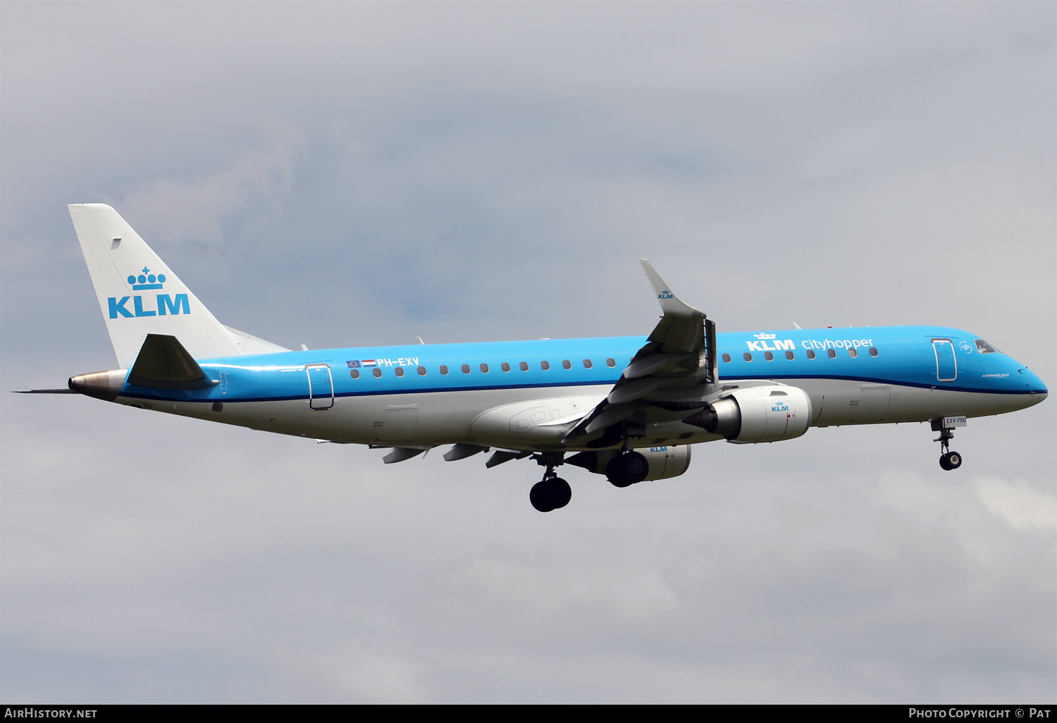 Aircraft Photo of PH-EXV | Embraer 190STD (ERJ-190-100STD) | KLM Cityhopper | AirHistory.net #466710