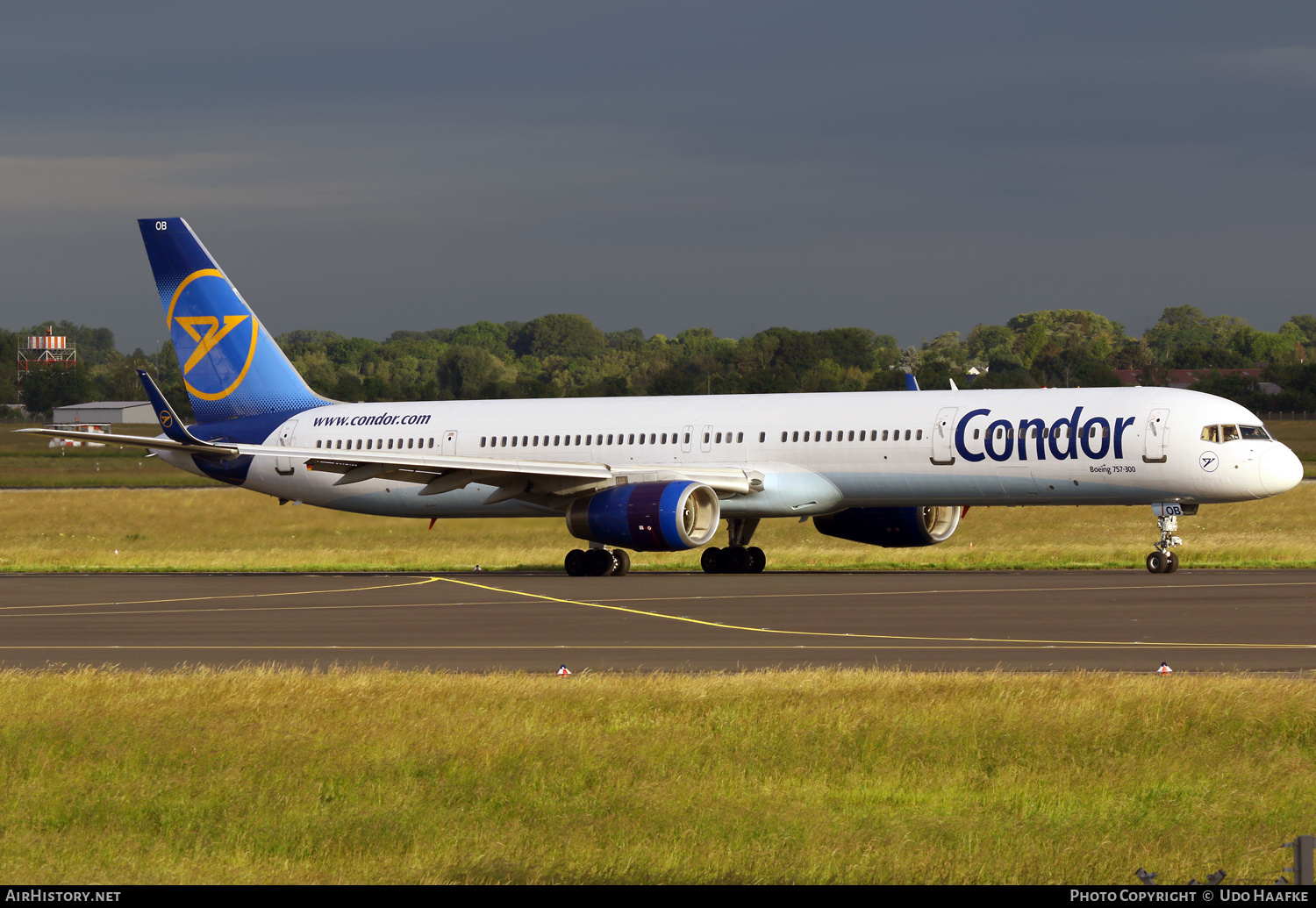 Aircraft Photo of D-ABOB | Boeing 757-330 | Condor Flugdienst | AirHistory.net #466755