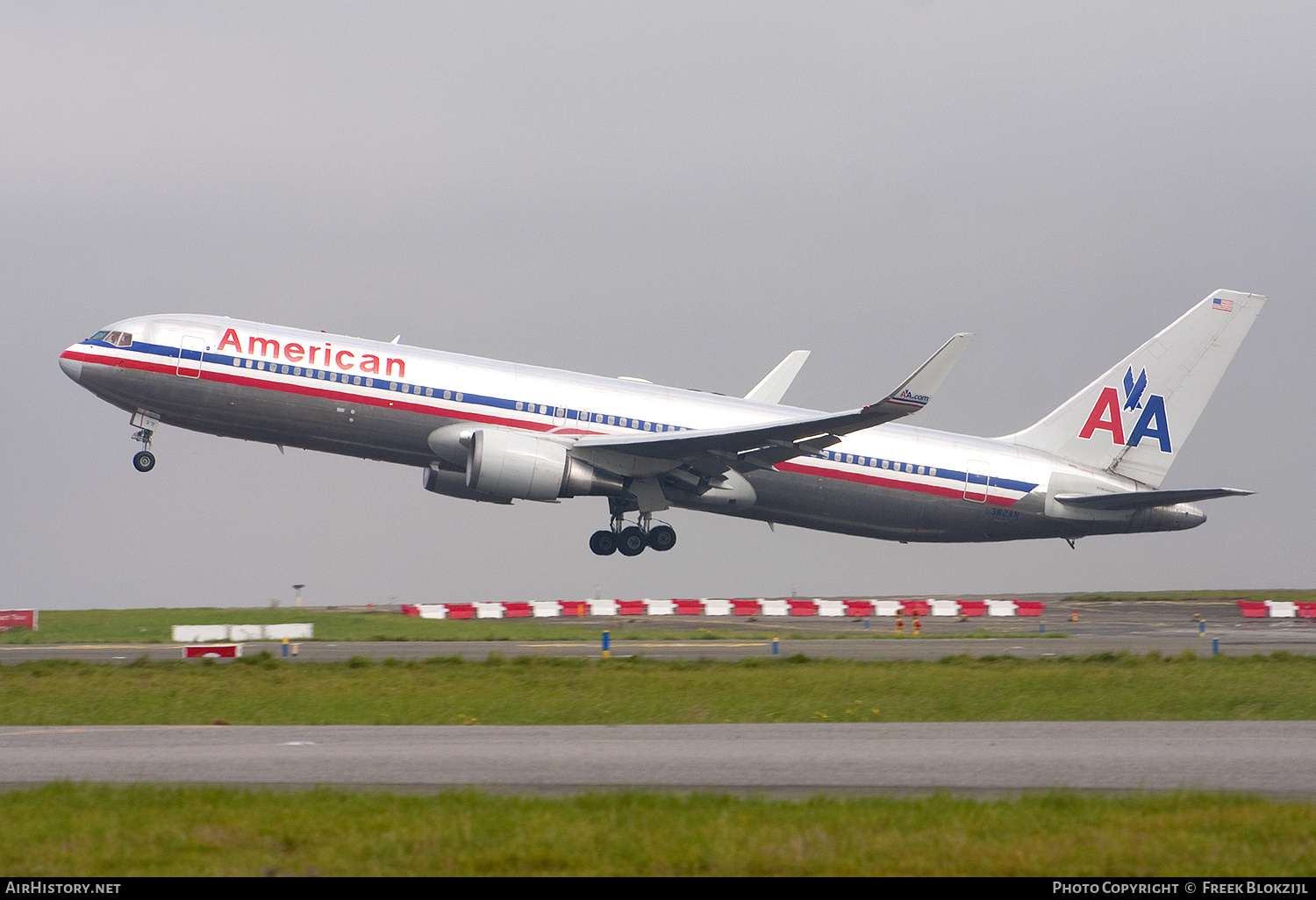 Aircraft Photo of N382AN | Boeing 767-323/ER | American Airlines | AirHistory.net #466890