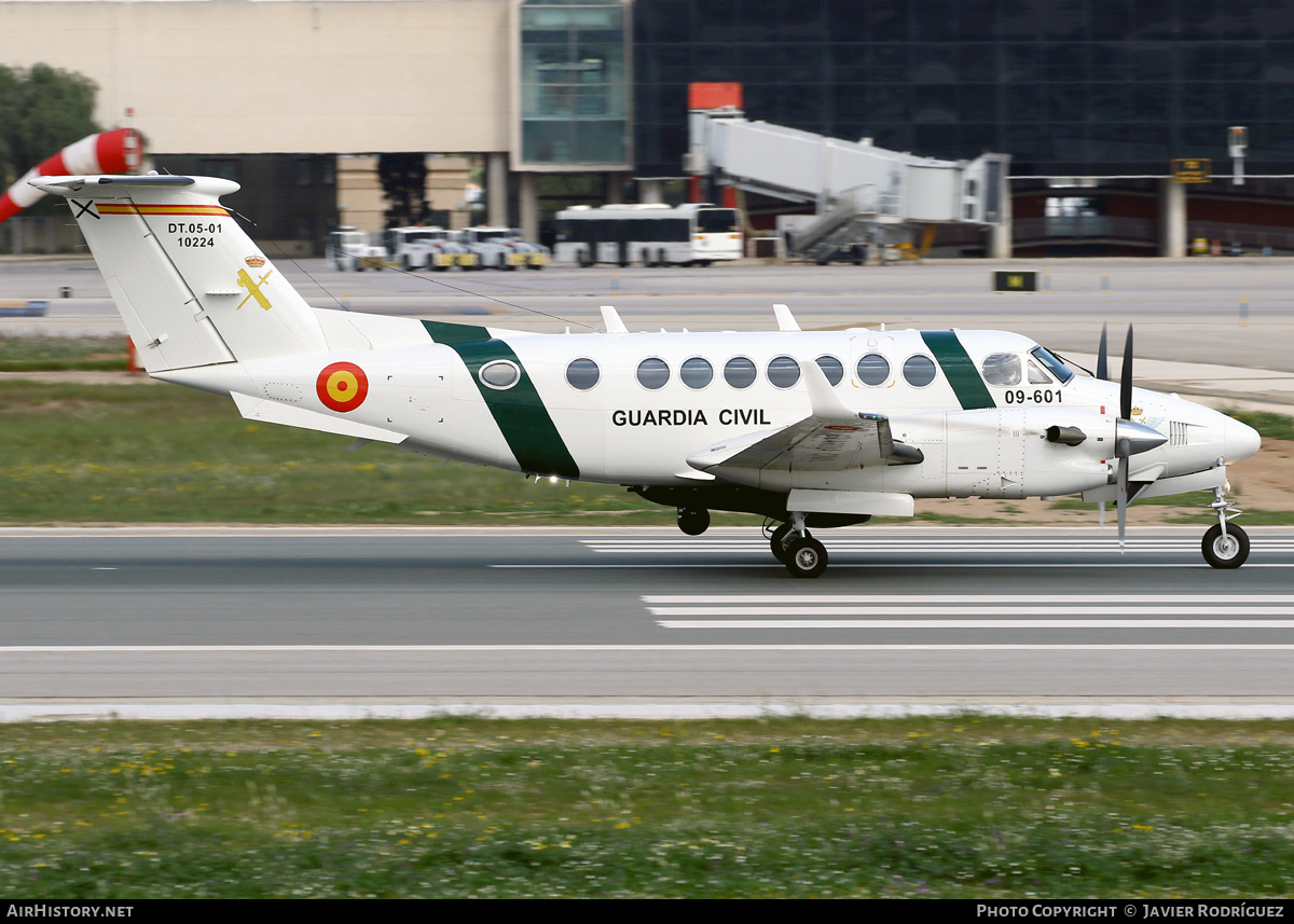 Aircraft Photo of DT.05-01 | Hawker Beechcraft 350i King Air (B300) | Spain - Guardia Civil | AirHistory.net #467228