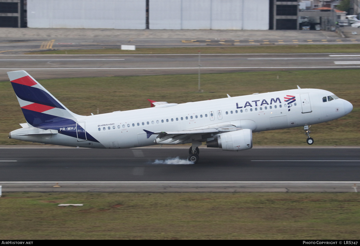 Aircraft Photo of PR-MHJ | Airbus A320-214 | LATAM Airlines | AirHistory.net #467257