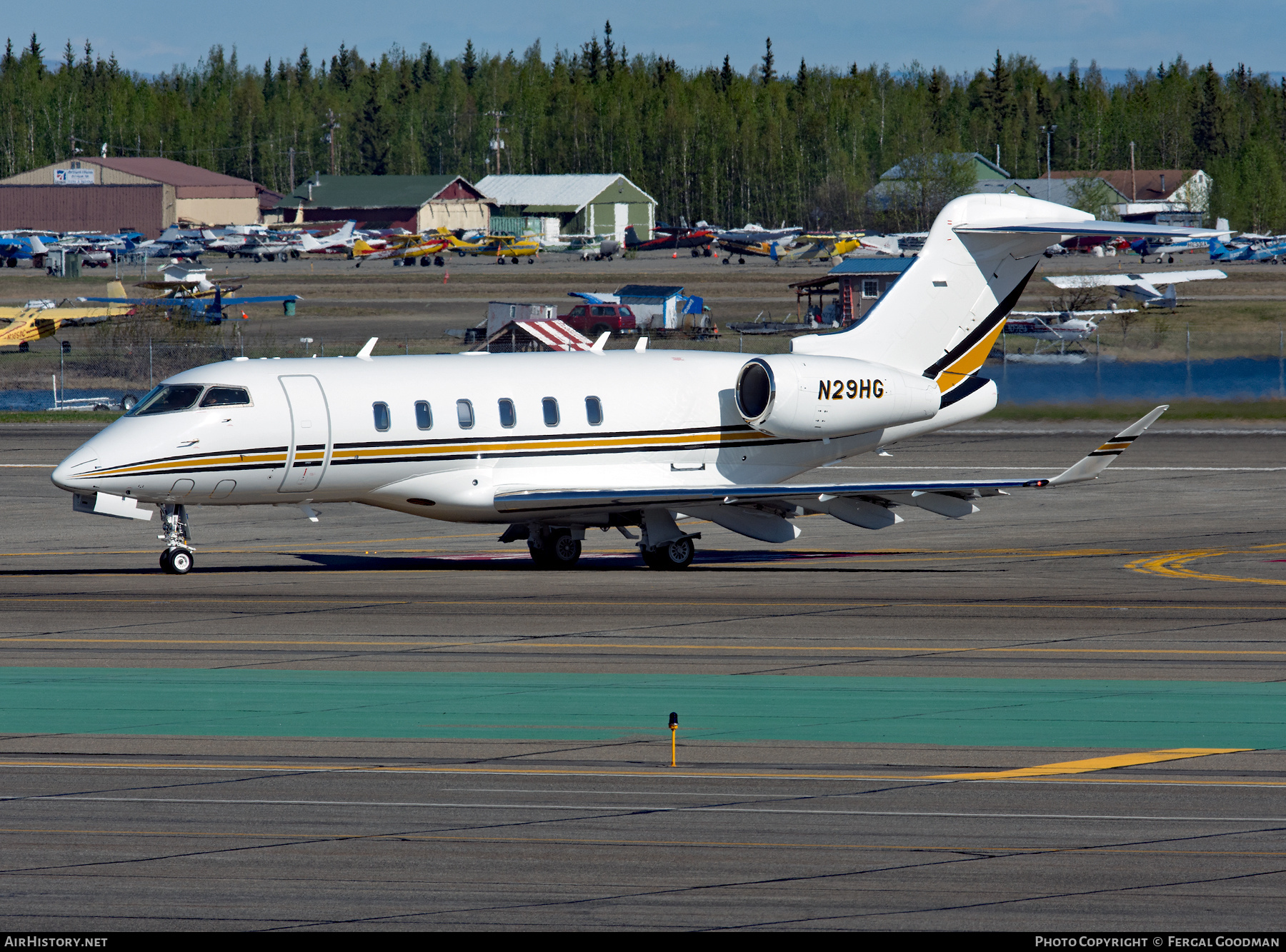 Aircraft Photo of N29HG | Bombardier Challenger 350 (BD-100-1A10) | AirHistory.net #467363