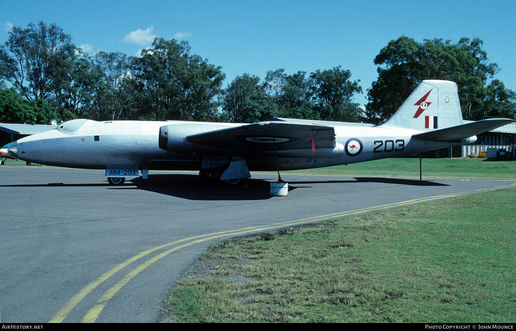 Aircraft Photo of A84-203 | English Electric Canberra Mk21 | Australia - Air Force | AirHistory.net #467373