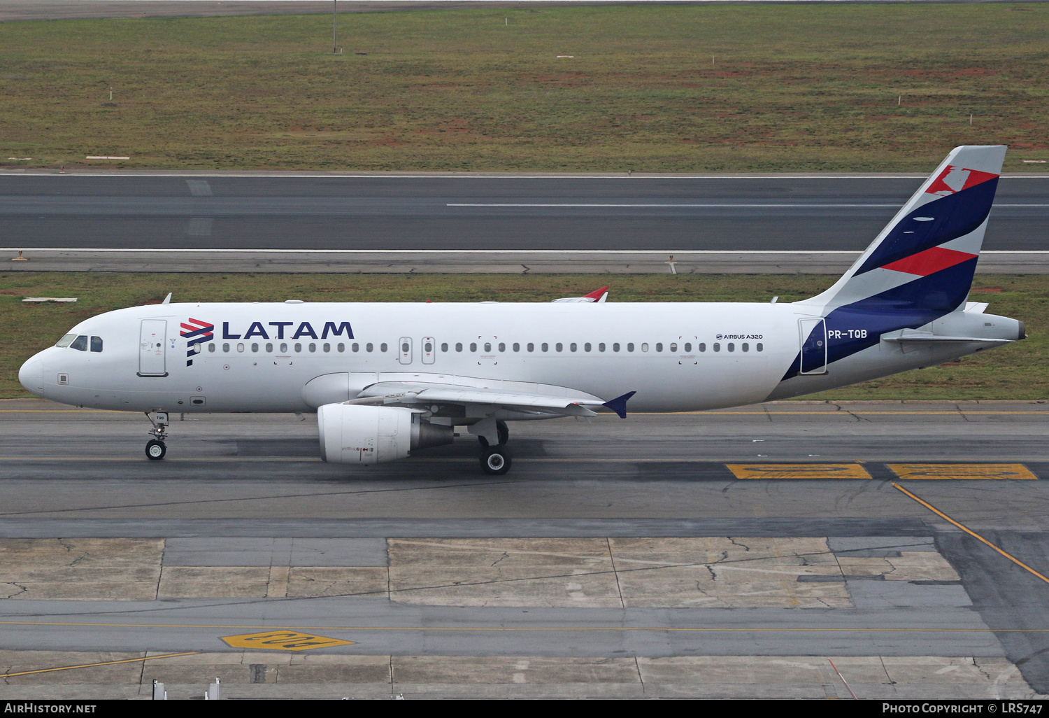 Aircraft Photo of PR-TQB | Airbus A320-214 | LATAM Airlines | AirHistory.net #467429