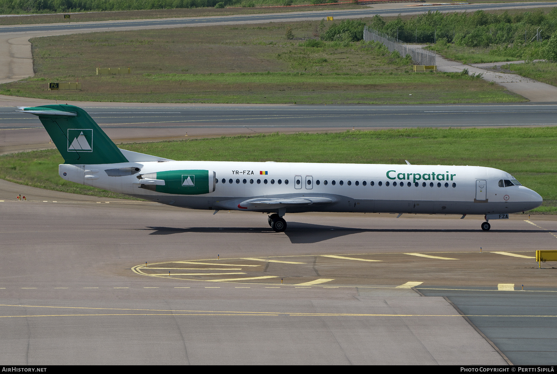 Aircraft Photo of YR-FZA | Fokker 100 (F28-0100) | Carpatair | AirHistory.net #467772