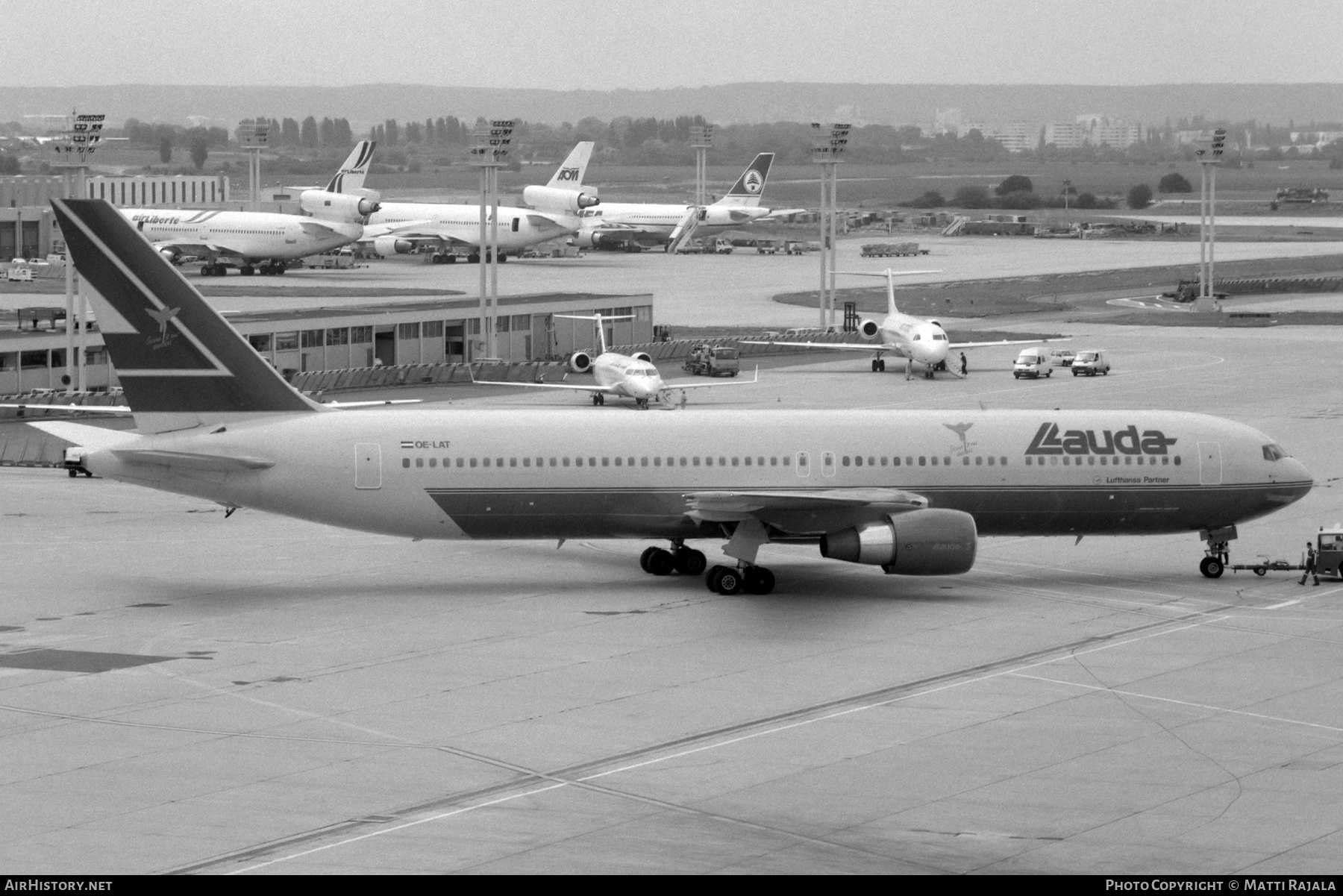 Aircraft Photo of OE-LAT | Boeing 767-31A/ER | Lauda Air | AirHistory.net #467786