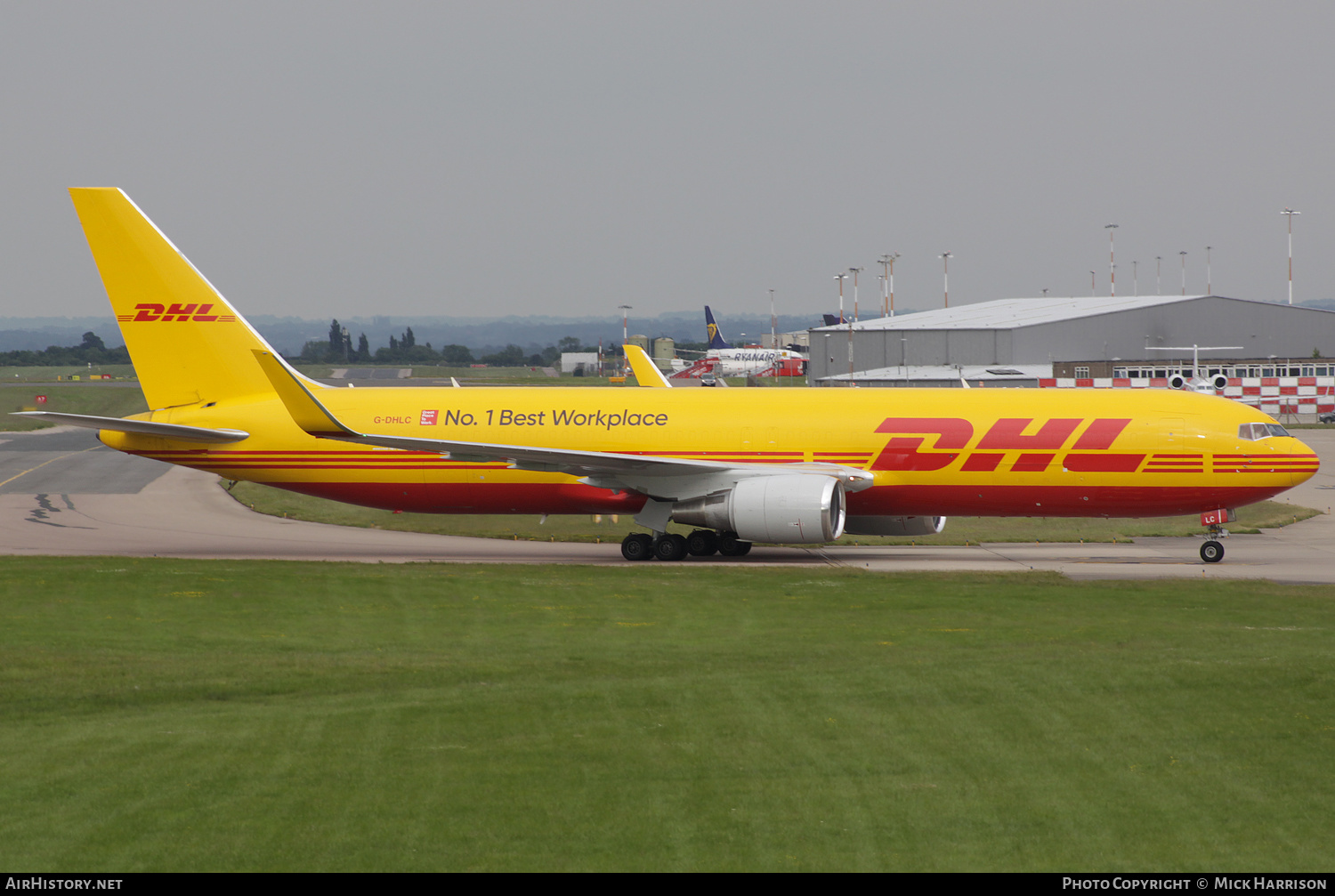 Aircraft Photo of G-DHLC | Boeing 767-323/ER | DHL International | AirHistory.net #467824
