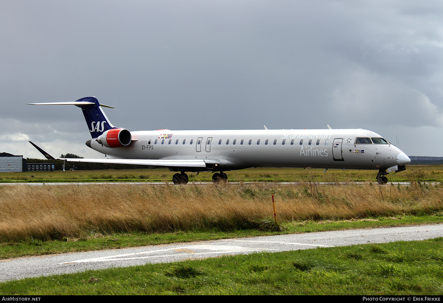 Aircraft Photo of EI-FPS | Bombardier CRJ-900LR (CL-600-2D24) | Scandinavian Airlines - SAS | AirHistory.net #467900