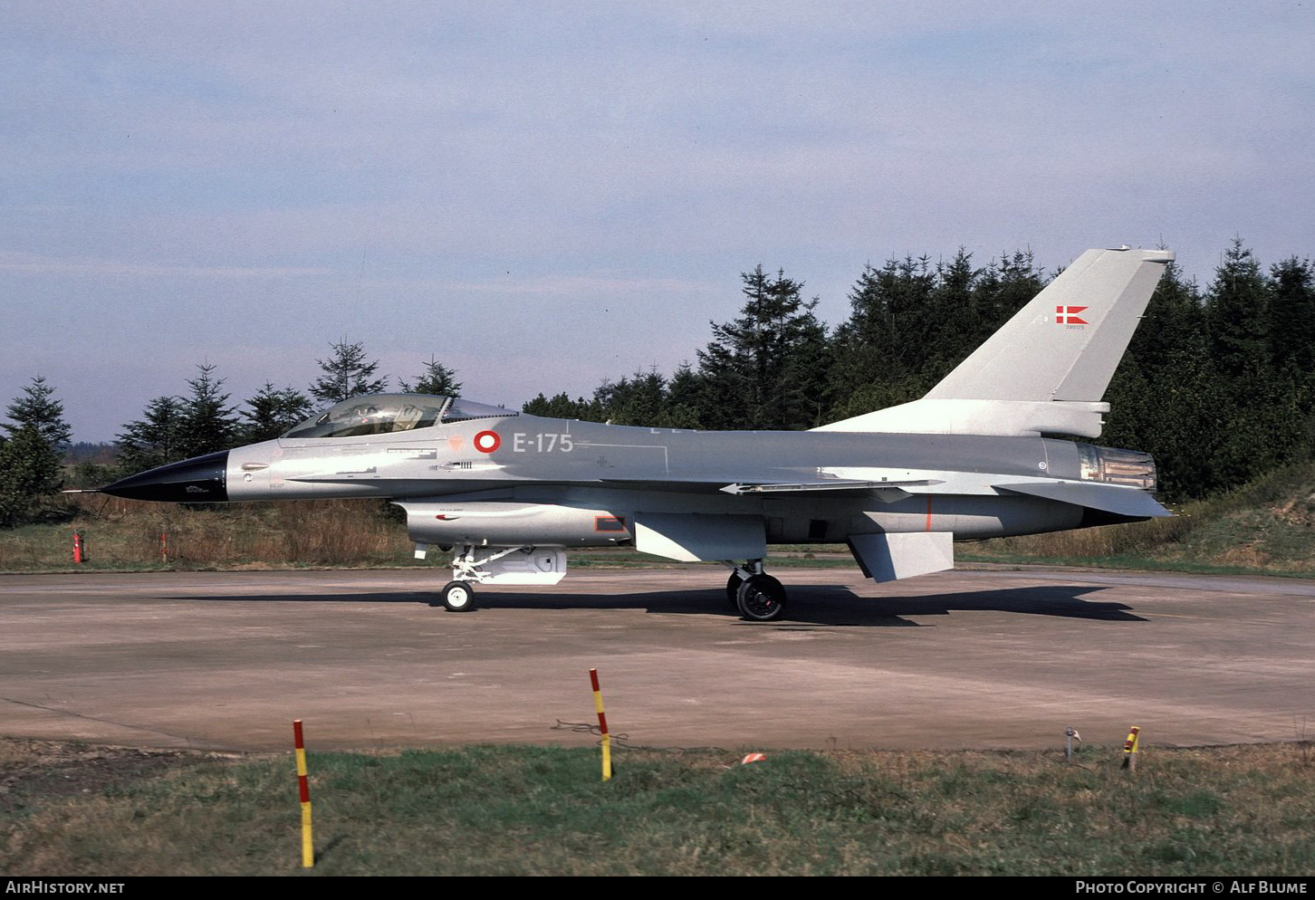 Aircraft Photo of E-175 | General Dynamics F-16A Fighting Falcon | Denmark - Air Force | AirHistory.net #467907