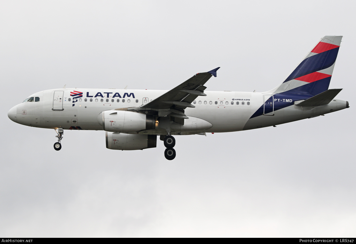 Aircraft Photo of PT-TMD | Airbus A319-132 | LATAM Airlines | AirHistory.net #467980