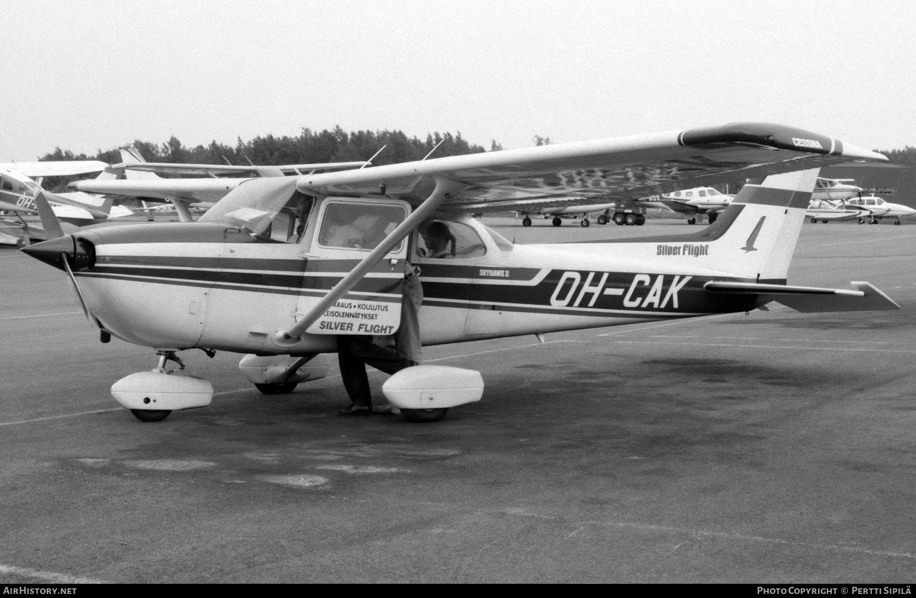 Aircraft Photo of OH-CAK | Cessna 172N Skyhawk II | Silver Flight | AirHistory.net #468020