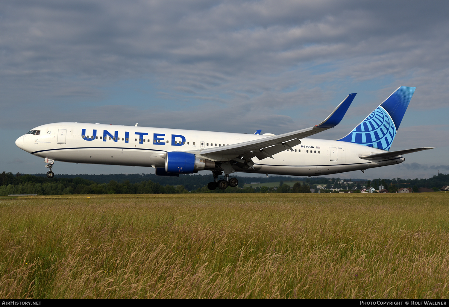 Aircraft Photo of N670UA | Boeing 767-322/ER | United Airlines | AirHistory.net #468242