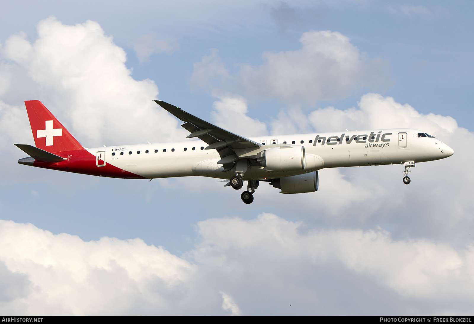 Aircraft Photo of HB-AZL | Embraer 195-E2 (ERJ-190-400) | Helvetic Airways | AirHistory.net #468323