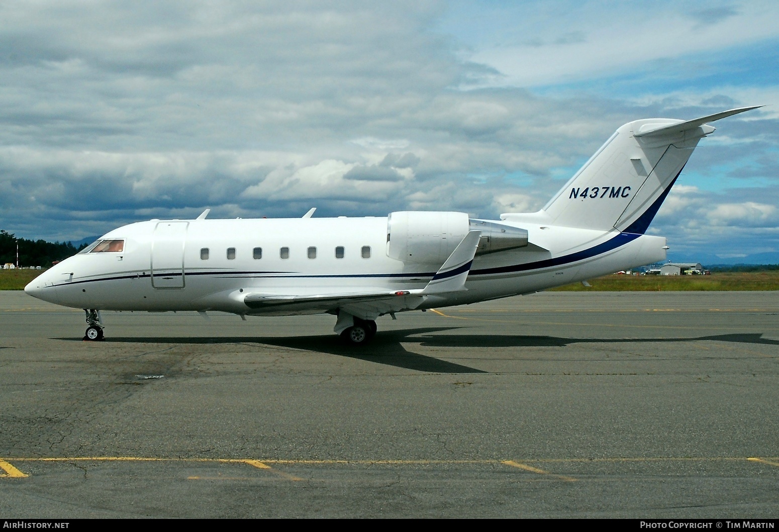 Aircraft Photo of N437MC | Bombardier Challenger 604 (CL-600-2B16) | AirHistory.net #468411