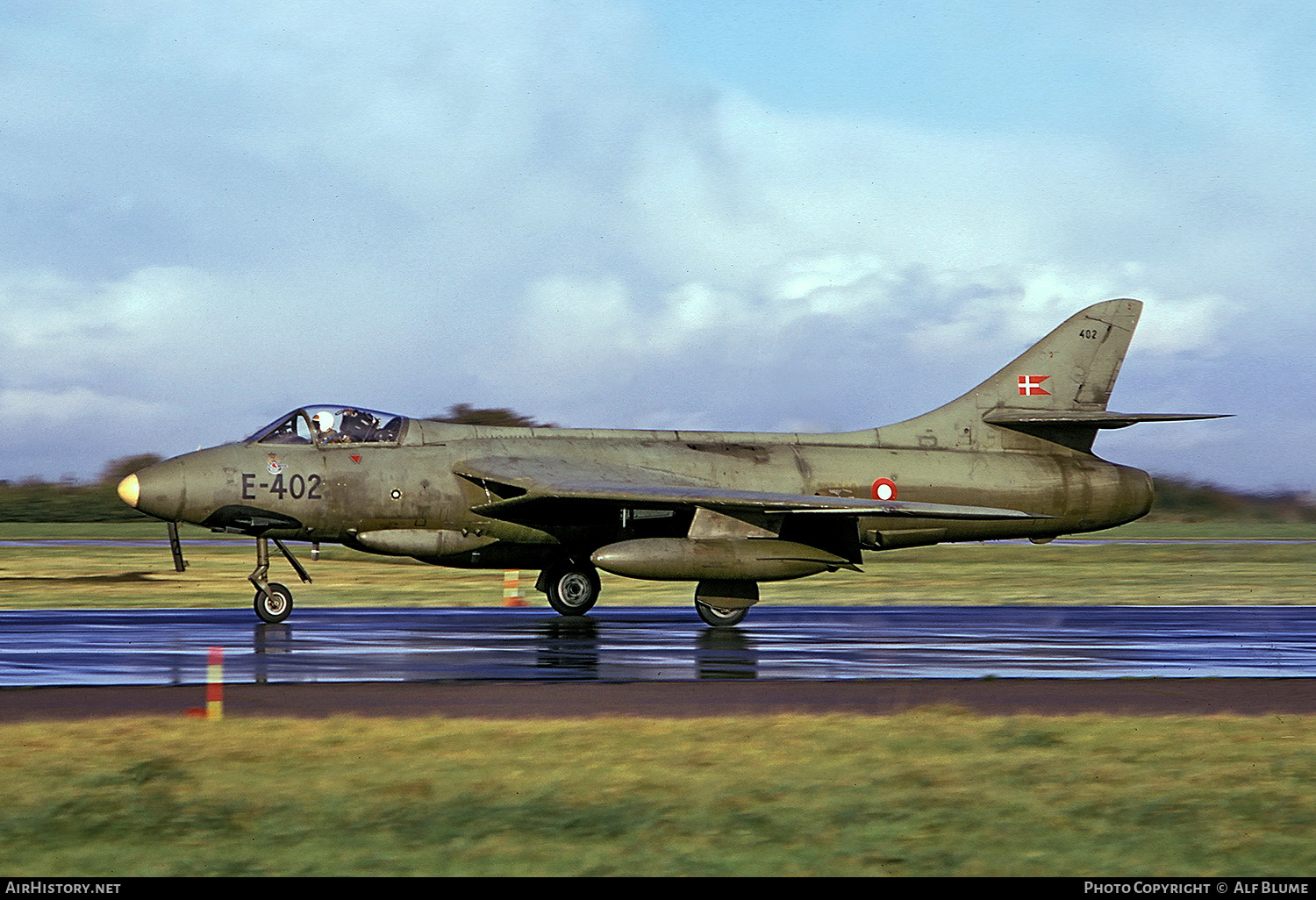 Aircraft Photo of E-402 | Hawker Hunter F51 | Denmark - Air Force | AirHistory.net #468473