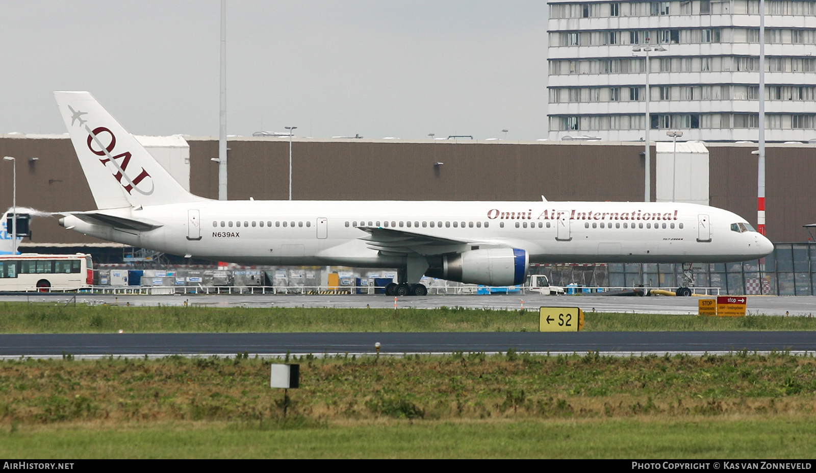 Aircraft Photo of N639AX | Boeing 757-28A | Omni Air International - OAI | AirHistory.net #468539
