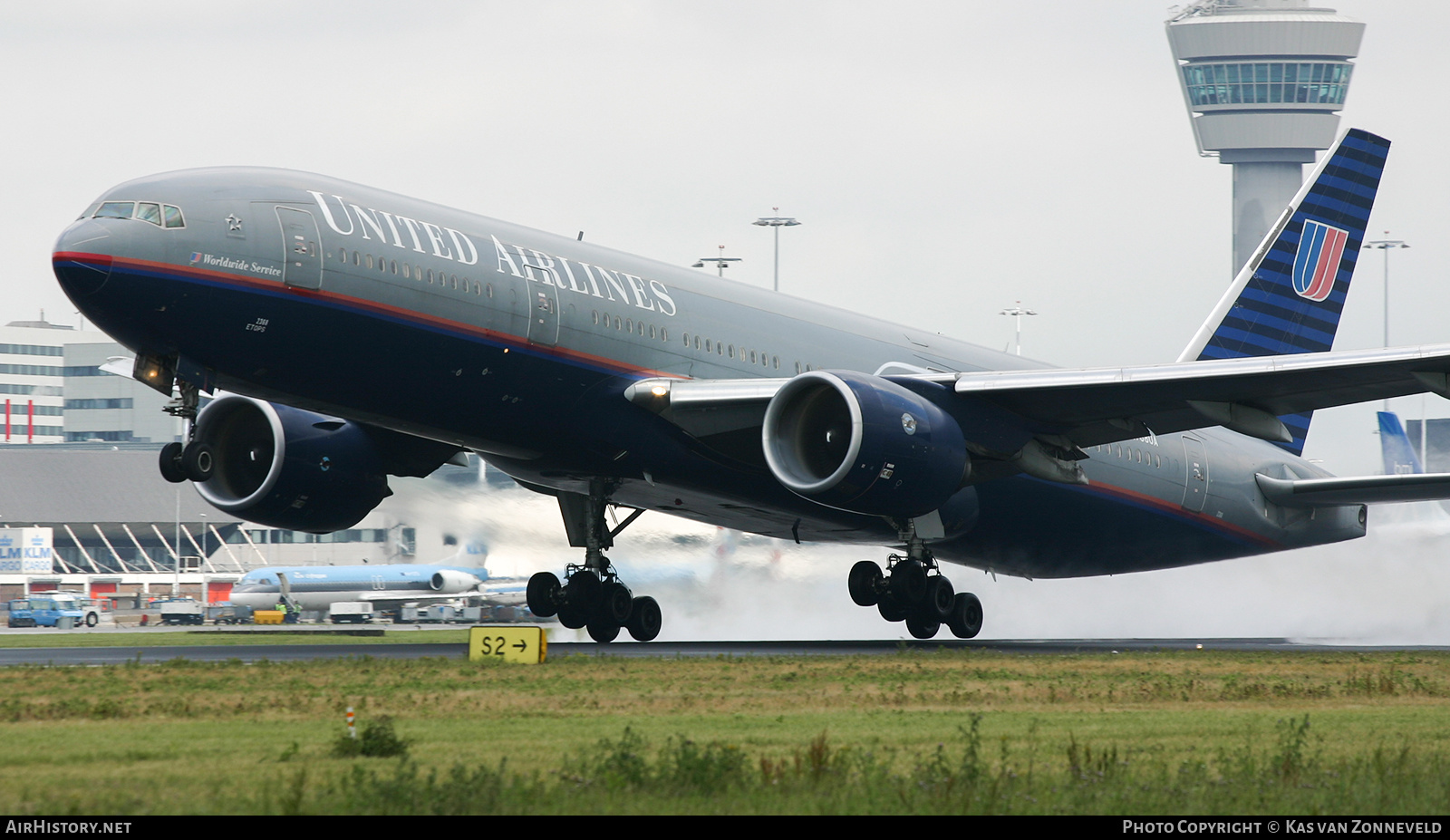 Aircraft Photo of N768UA | Boeing 777-222 | United Airlines | AirHistory.net #468544