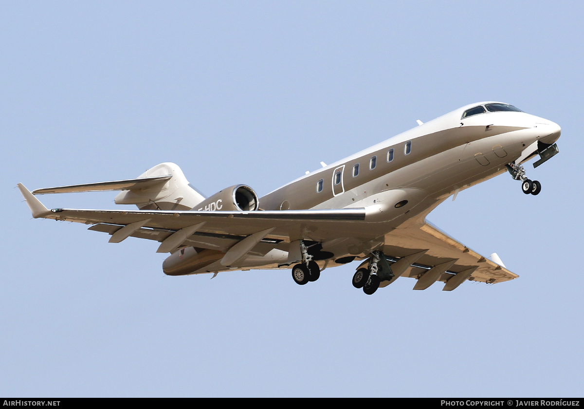 Aircraft Photo of OE-HDC | Bombardier Challenger 300 (BD-100-1A10) | AirHistory.net #468596
