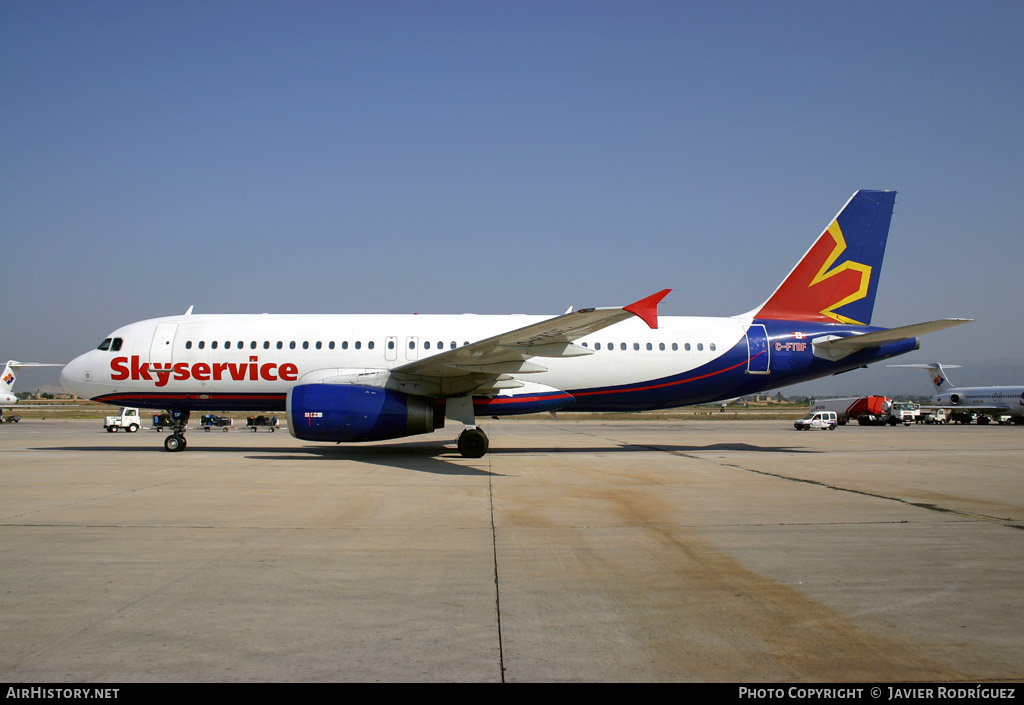 Aircraft Photo of C-FTDF | Airbus A320-231 | Skyservice Airlines | AirHistory.net #468620