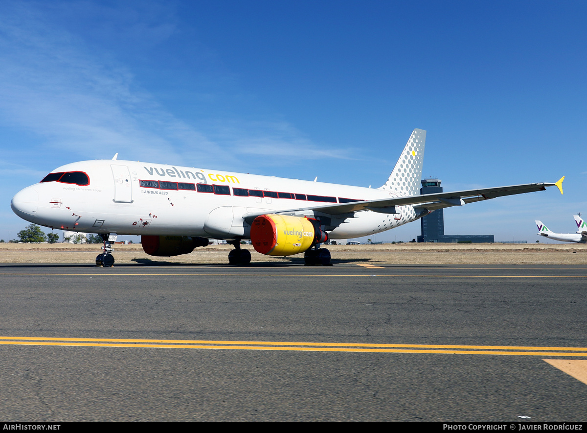 Aircraft Photo of EC-LOC | Airbus A320-214 | Vueling Airlines | AirHistory.net #468649