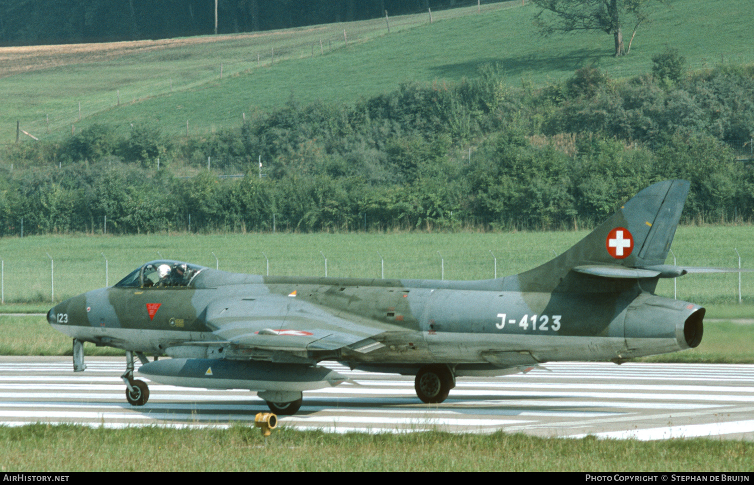 Aircraft Photo of J-4123 | Hawker Hunter F58A | Switzerland - Air Force | AirHistory.net #468677