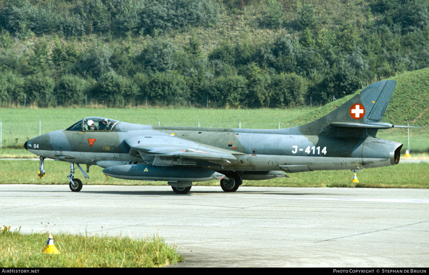 Aircraft Photo of J-4114 | Hawker Hunter F58 | Switzerland - Air Force | AirHistory.net #468684