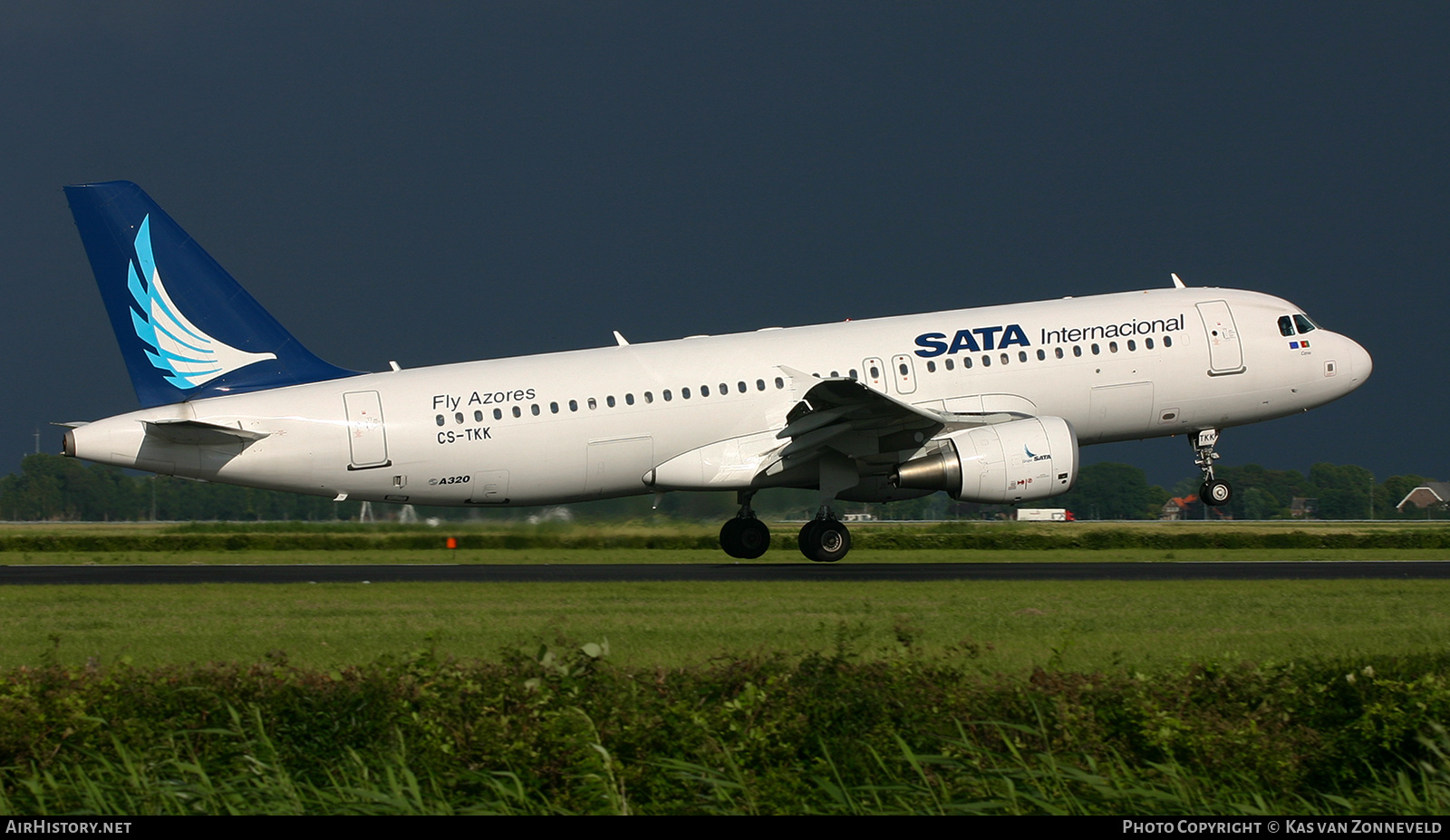 Aircraft Photo of CS-TKK | Airbus A320-214 | SATA Internacional | AirHistory.net #468813