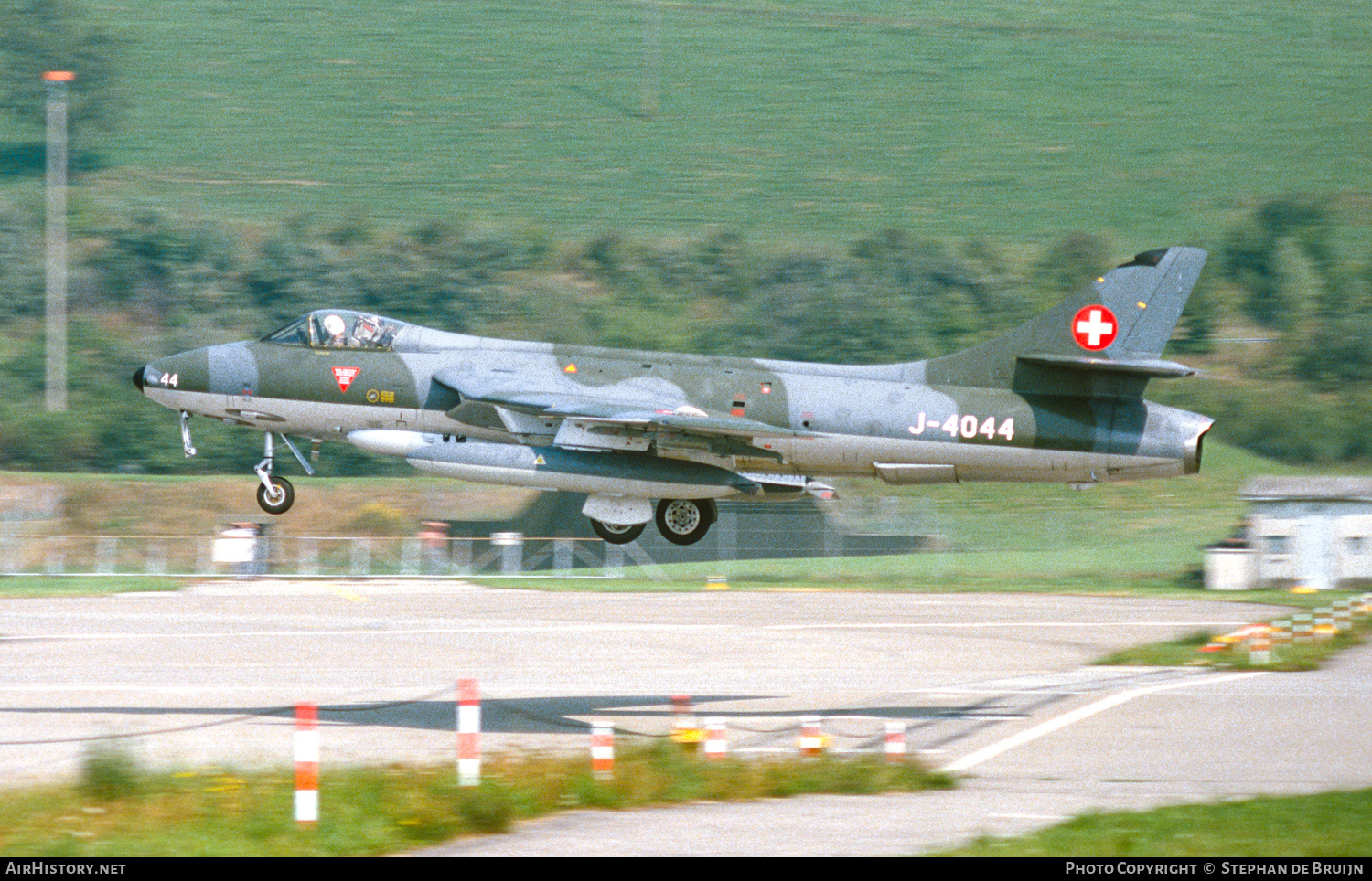 Aircraft Photo of J-4044 | Hawker Hunter F58 | Switzerland - Air Force | AirHistory.net #468835
