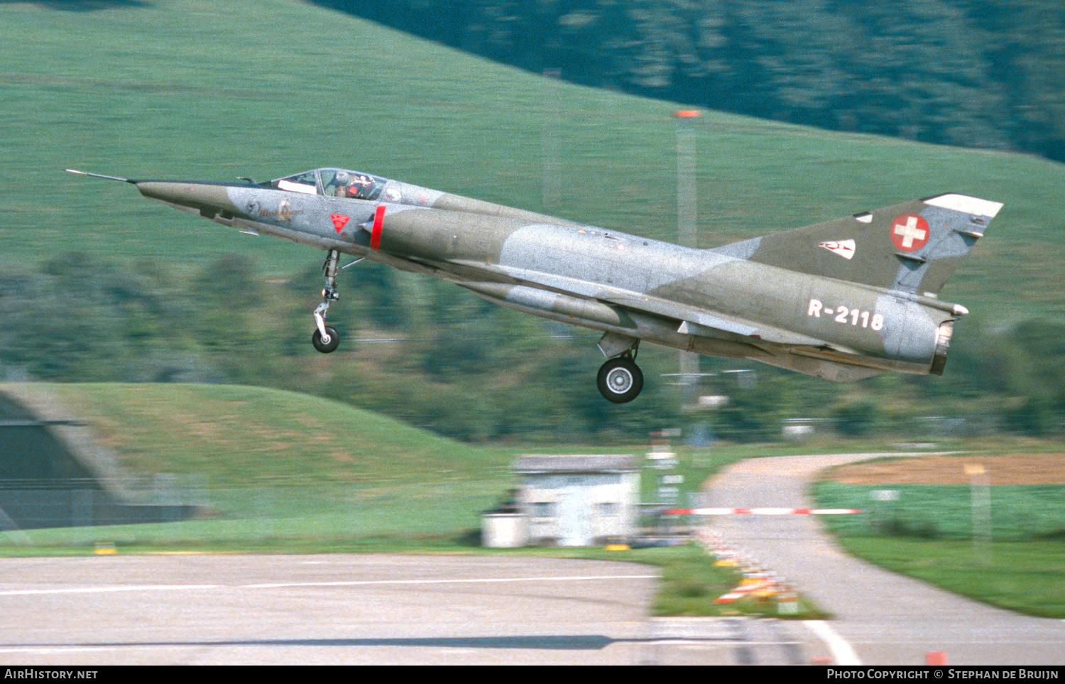 Aircraft Photo of R-2118 | Dassault Mirage IIIRS | Switzerland - Air Force | AirHistory.net #468839