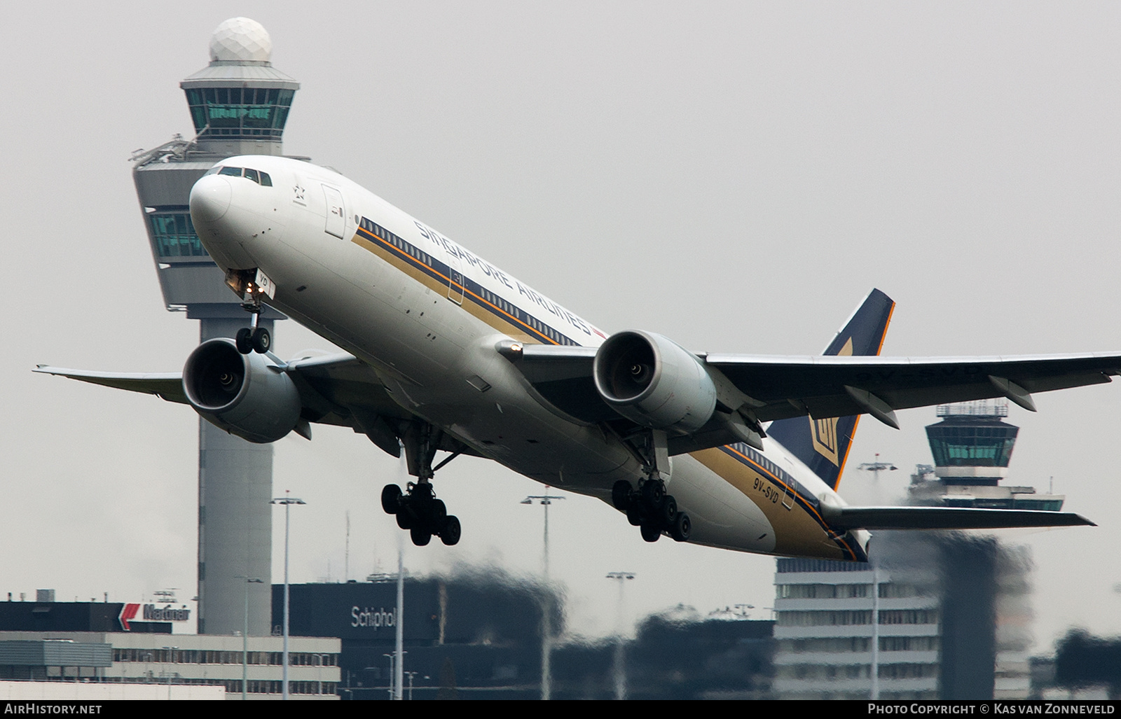 Aircraft Photo of 9V-SVD | Boeing 777-212/ER | Singapore Airlines | AirHistory.net #469118