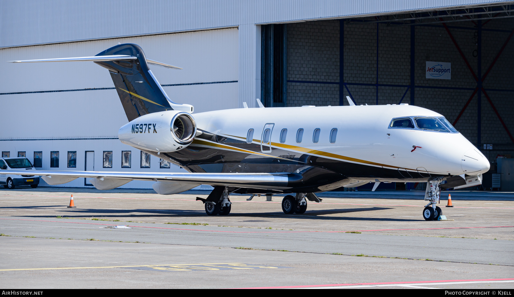 Aircraft Photo of N597FX | Bombardier Challenger 350 (BD-100-1A10) | AirHistory.net #469194