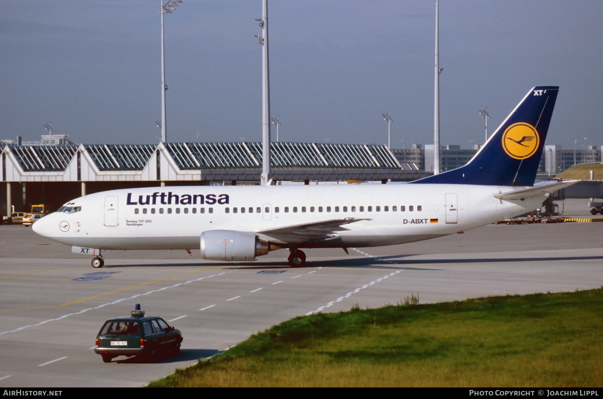 Aircraft Photo of D-ABXT | Boeing 737-330 | Lufthansa | AirHistory.net #469243