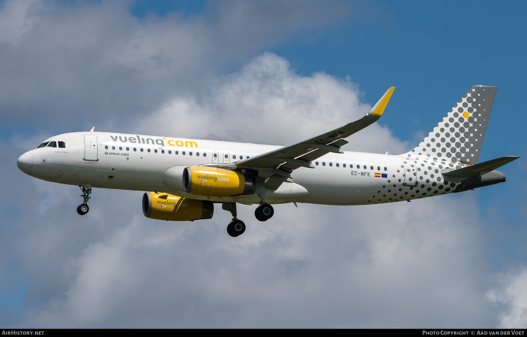Aircraft Photo of EC-MFK | Airbus A320-232 | Vueling Airlines | AirHistory.net #469261