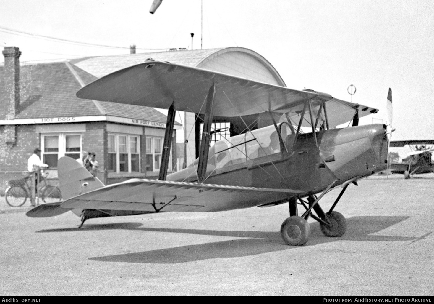 Aircraft Photo of CF-CBT | De Havilland D.H. 82A Tiger Moth | AirHistory.net #469317