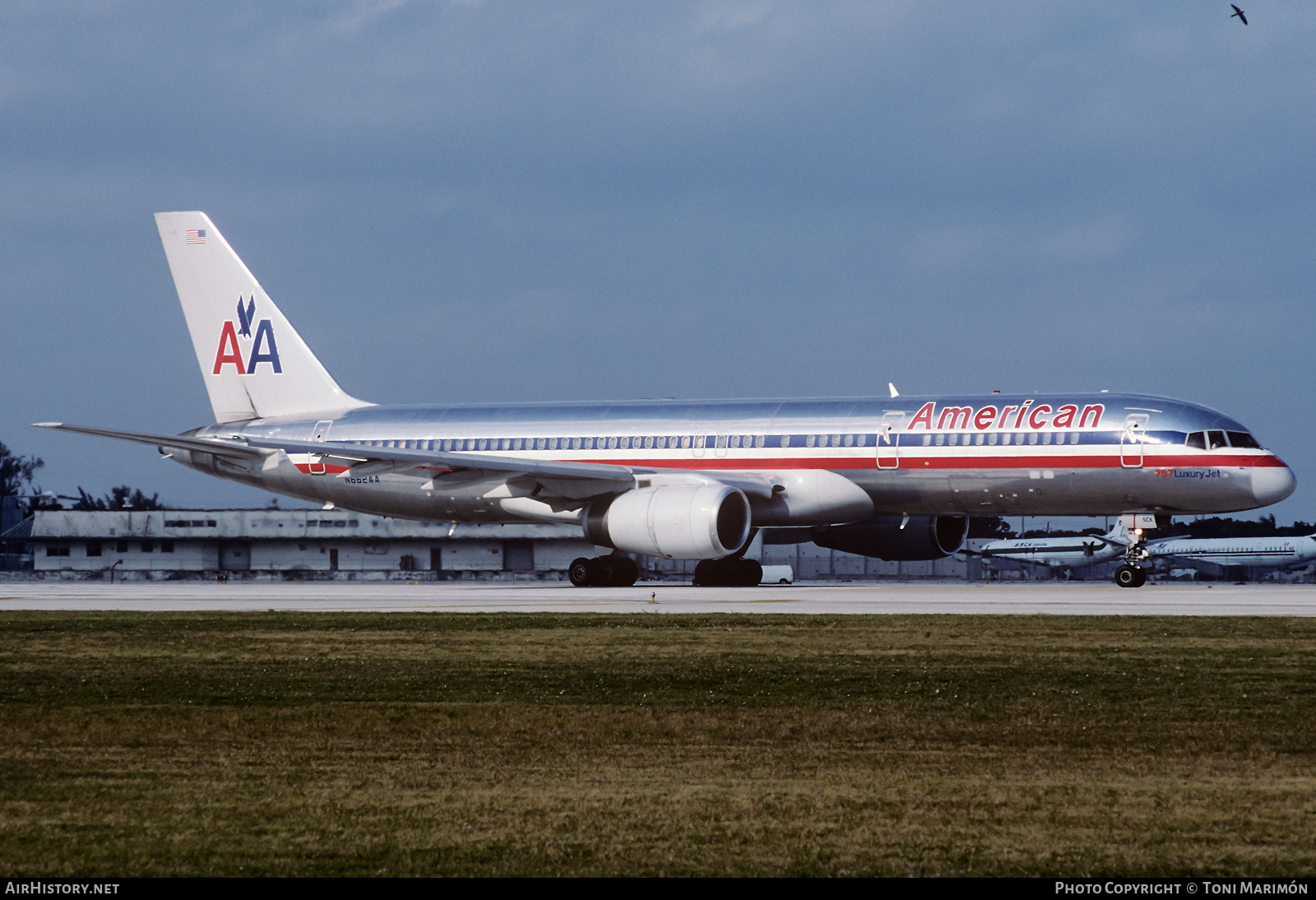 Aircraft Photo of N662AA | Boeing 757-223 | American Airlines | AirHistory.net #469338