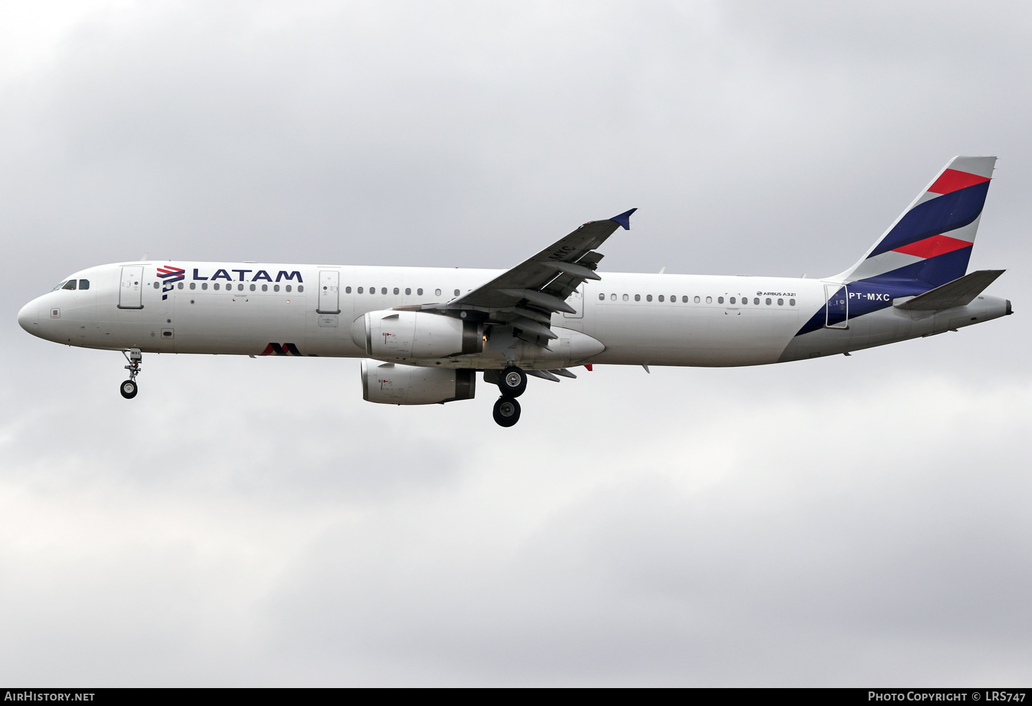 Aircraft Photo of PT-MXC | Airbus A321-231 | LATAM Airlines | AirHistory.net #469451