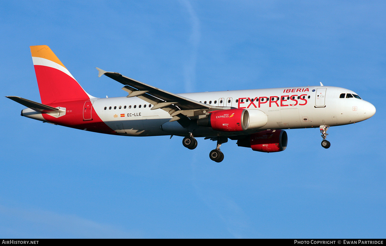 Aircraft Photo of EC-LLE | Airbus A320-214 | Iberia Express | AirHistory.net #469460