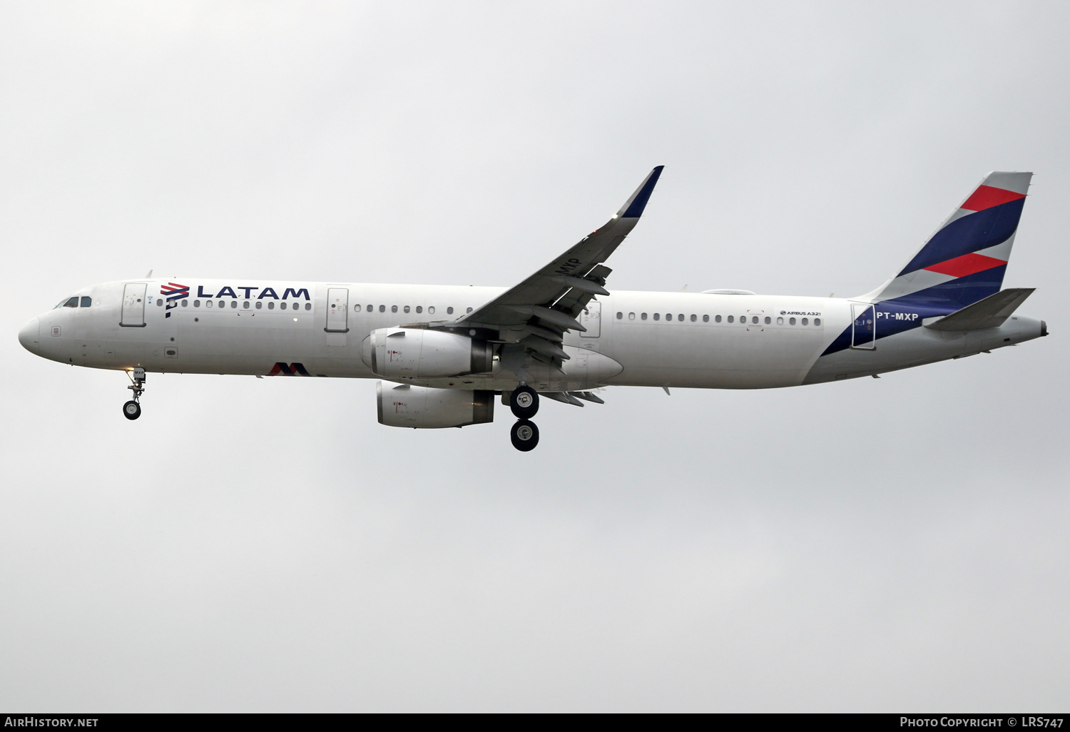 Aircraft Photo of PT-MXP | Airbus A321-231 | LATAM Airlines | AirHistory.net #469673