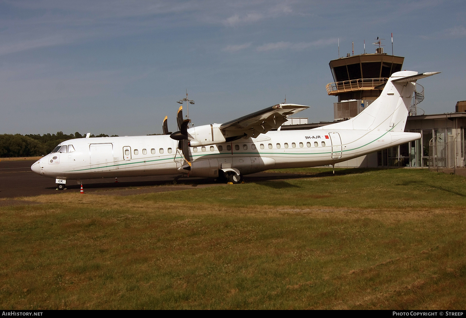 Aircraft Photo of 9H-AJR | ATR ATR-72-212 | AirHistory.net #469720