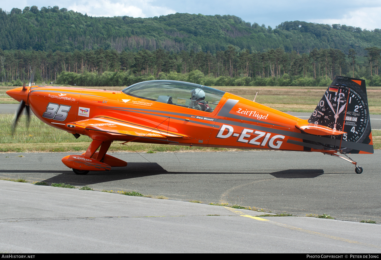 Aircraft Photo of D-EZIG | Extra EA-300LC | AirHistory.net #469788