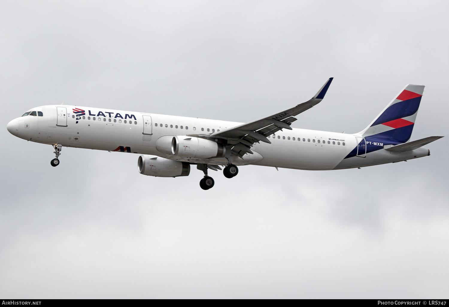 Aircraft Photo of PT-MXM | Airbus A321-231 | LATAM Airlines | AirHistory.net #469859