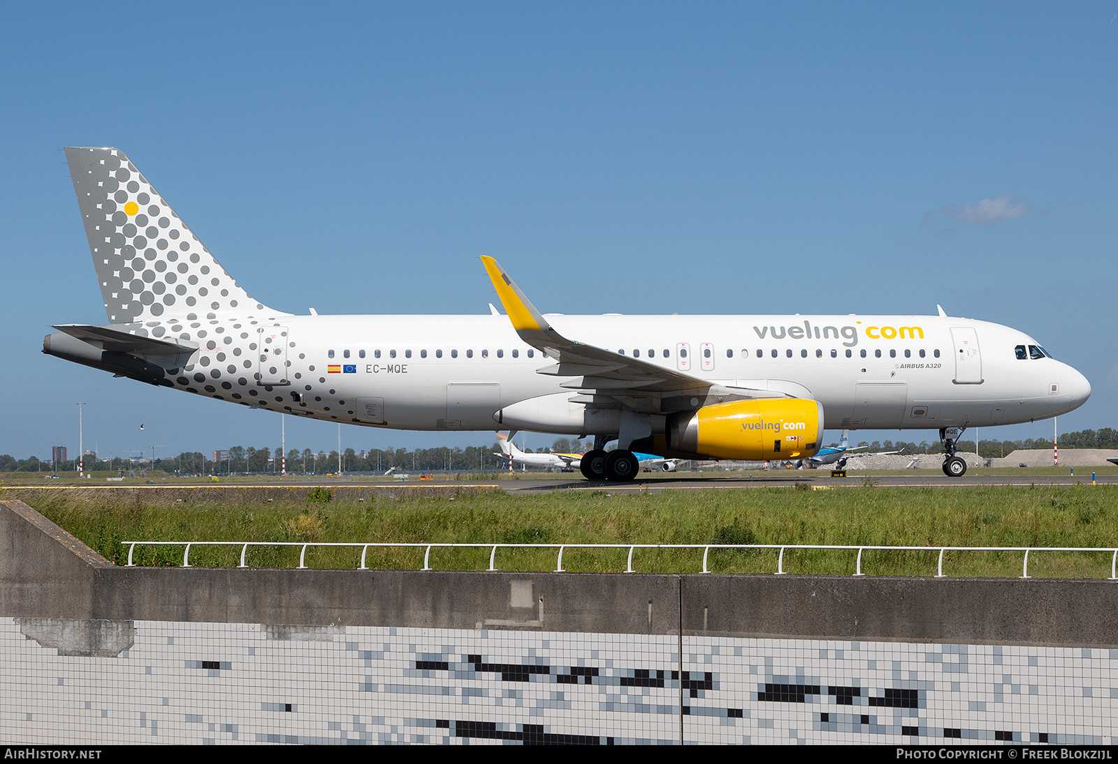 Aircraft Photo of EC-MQE | Airbus A320-232 | Vueling Airlines | AirHistory.net #469983
