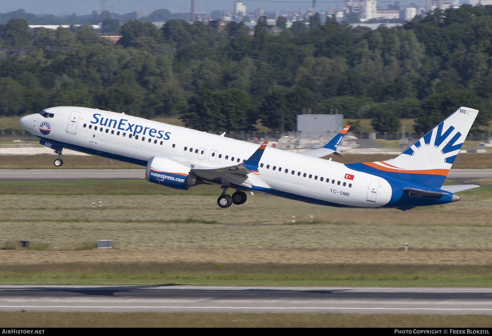 Aircraft Photo of TC-SME | Boeing 737-8 Max 8 | SunExpress | AirHistory.net #469999